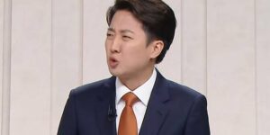 이준석 개혁신당 대통령 후보가 5월27일 서울 마포구 상암동 문화방송(MBC) 스튜디오에서 열린 정치 분야 토론회에서 발언하고 있다. 에스비에스(SBS) 유튜브 갈무리 (한겨레)